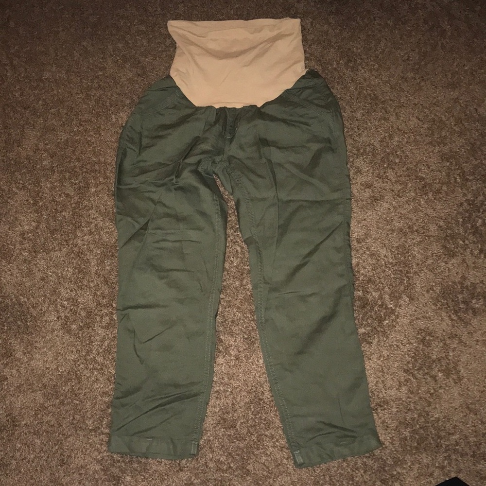 NWOT , size s , a pea in the pod maternity capris